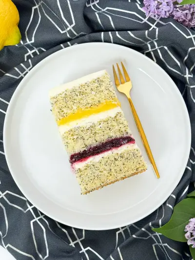 Vanilla strawberry cake