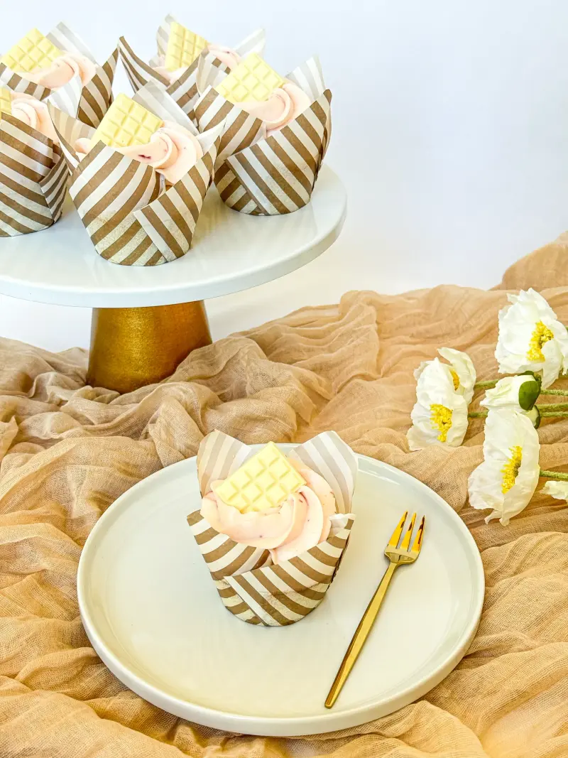 vanilla strawberry cupcakes Active Image