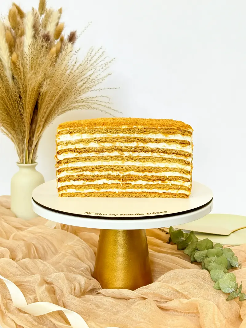cut inside of honey cake Active Image