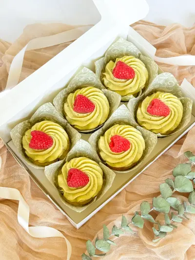 cupcakes in the box 86