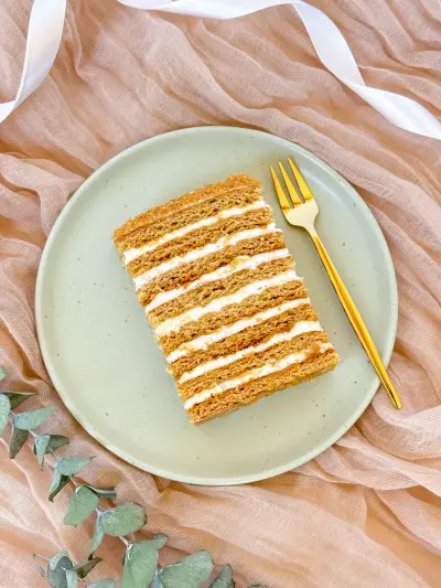 slice of honey cake 223